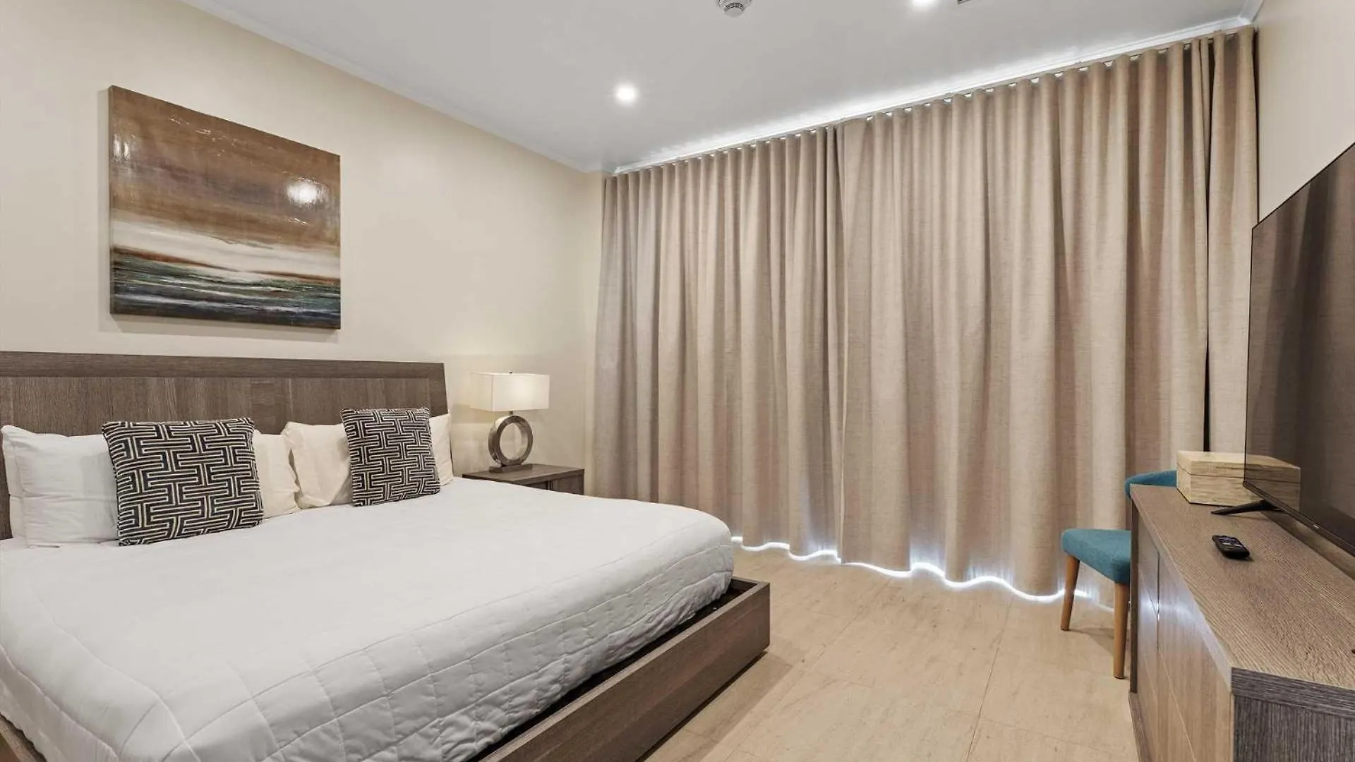Beach View- Scenic View Penthouse 2Br Condo- Lv607 棕榈滩 度假居