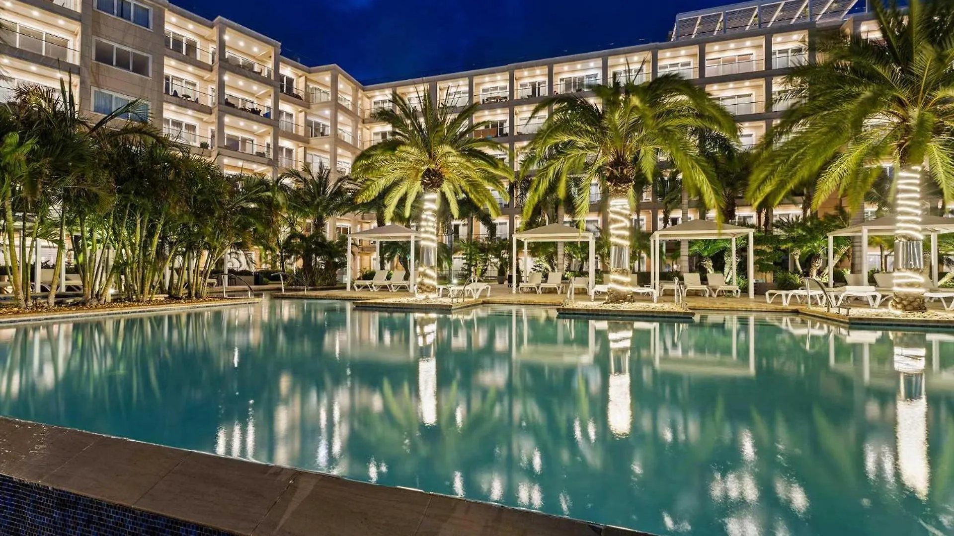 Beach View- Scenic View Penthouse 2Br Condo- Lv607 棕榈滩