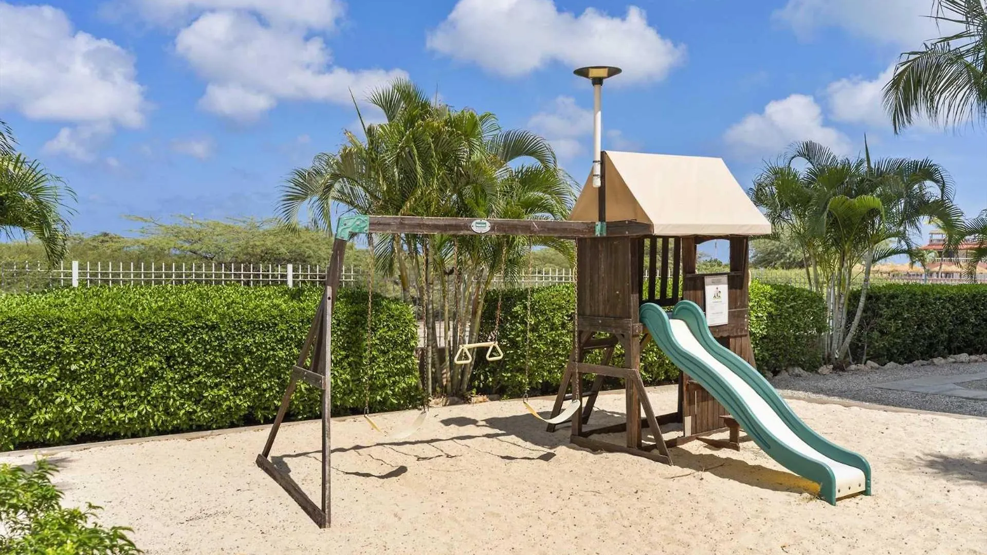 Beach View- Scenic View Penthouse 2Br Condo- Lv607 棕榈滩 0*,  阿鲁巴岛